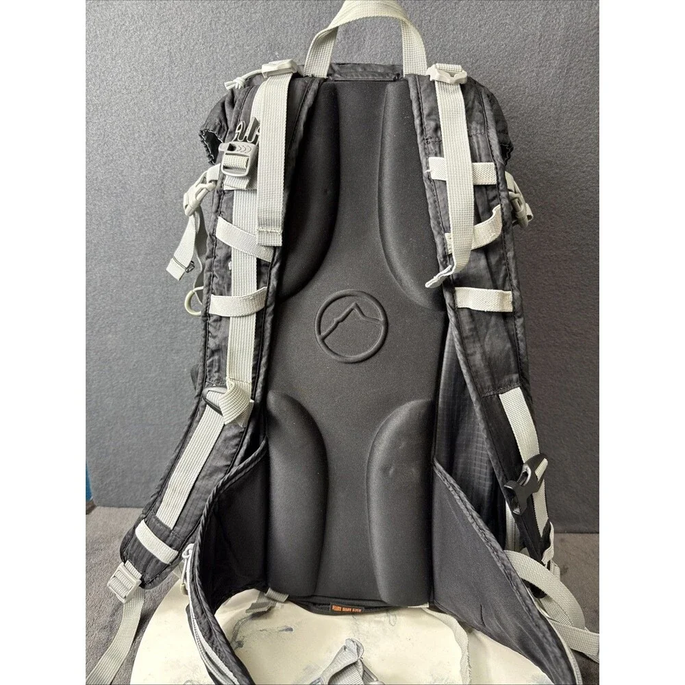 Lowepro please see